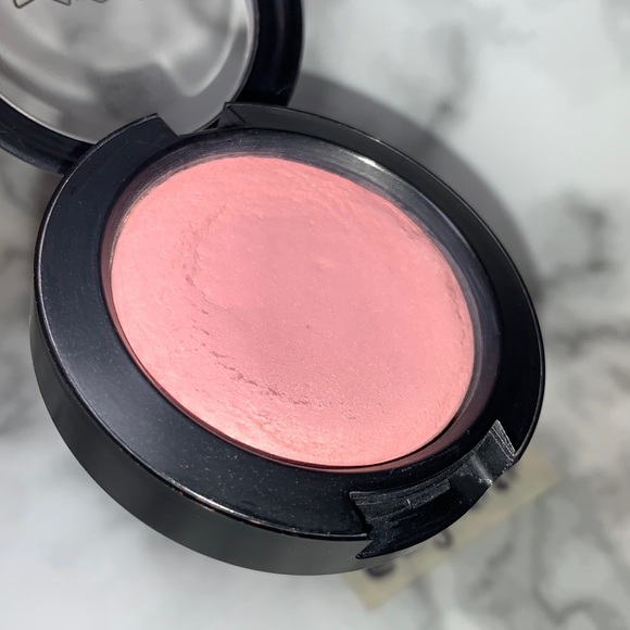 AT DUSK MAC Extra Dimension Blush - Picture 5 of 14